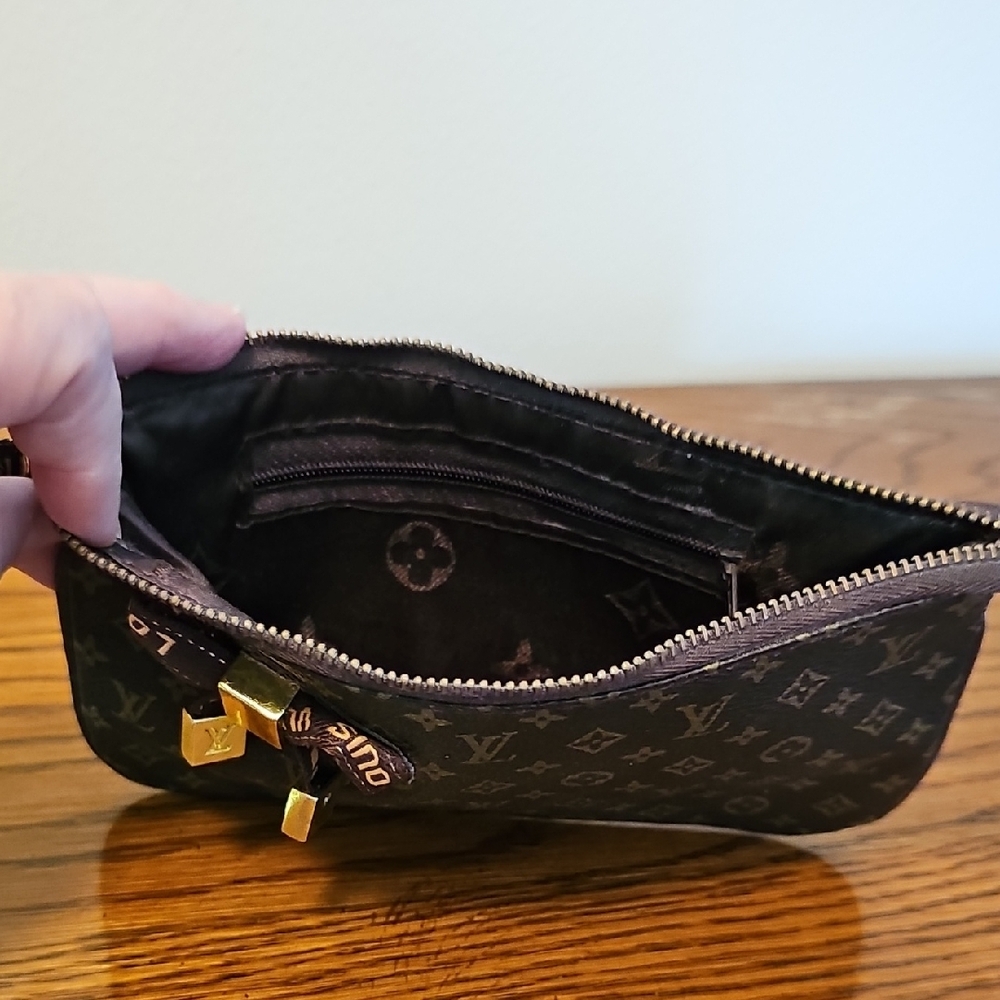 Source Unknown Black and Gold Monogram Clutch - image 3